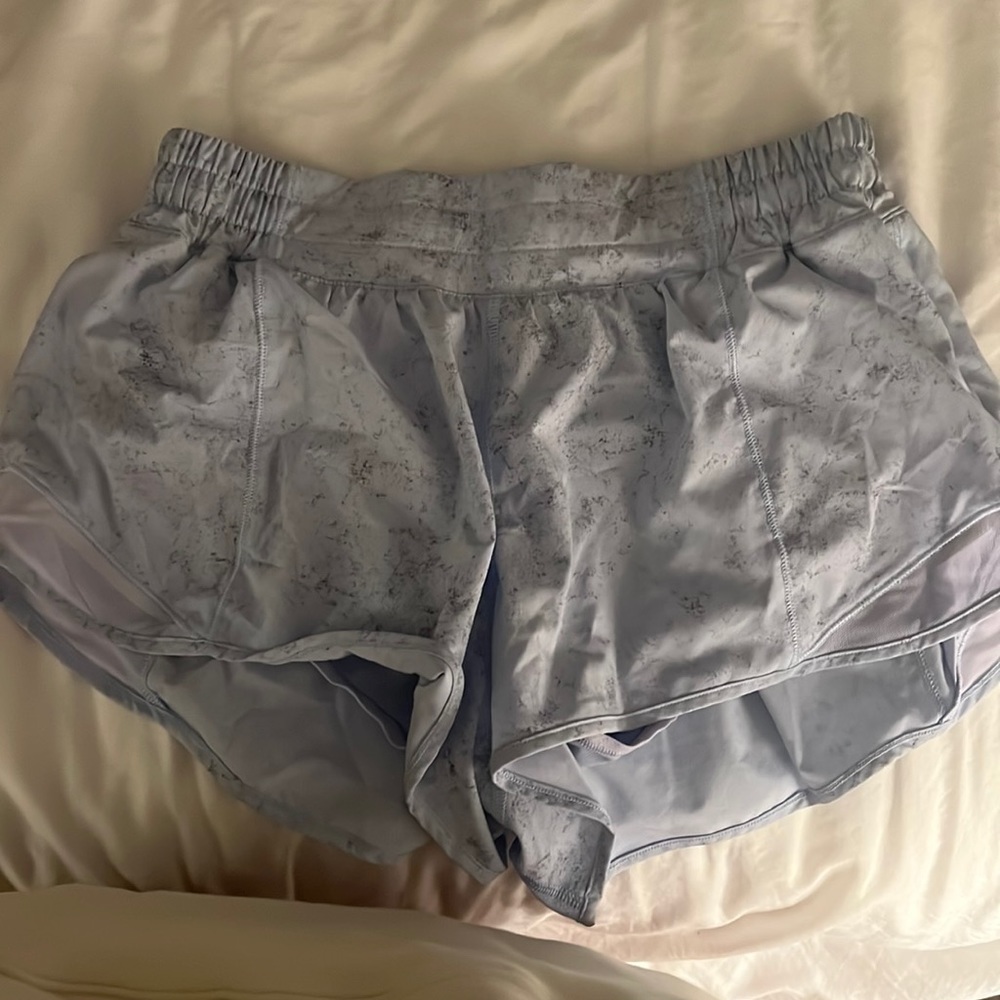 Lululemon Hotty Hot Short 2.5 Ice Blue Speckled Size 8